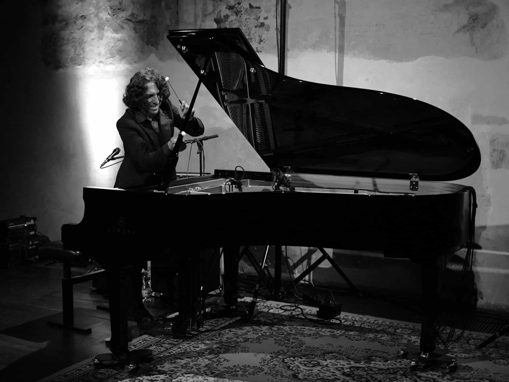 Diego Amador "Ebano Y Marfil"
